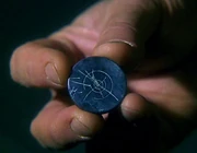 Eine Initiationsmedaille der Xindi