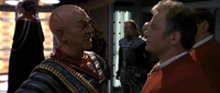 General Chang und Captain Kirk nach dem Dinner an Bord der USS Enterprise