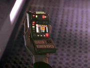 Auf dem Display des Tricorders steht eine 1,47.