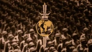 L'emblème de l'Empire Terrien sur fond de troupe.