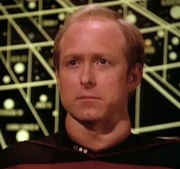 Le lieutenant commander Remmick.