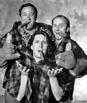 Stuart Pankin with Bill Barretta (Earl's body) and Mak Wilson (Earl's face)