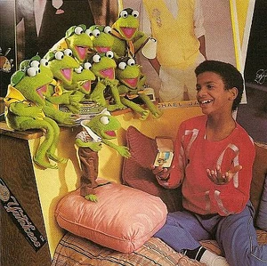 Alfonso Ribeiro with the Frog Scouts