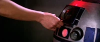 R2-D2 ontvangt de plannen