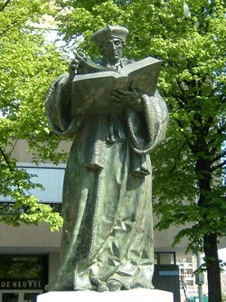 Statue of Desiderus Erasmus