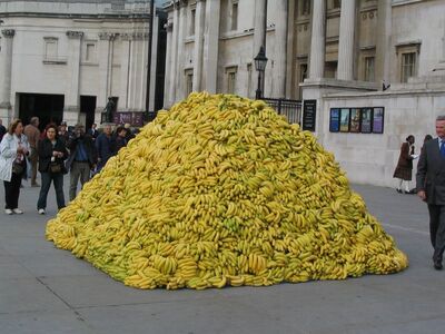400px-Bananas_pile-4381.jpg