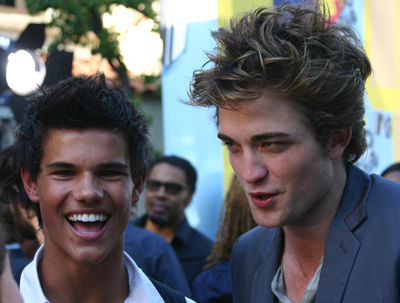 Image - Robert-pattinson-taylor-lautner-vma-3.jpg - Twilight Saga Wiki