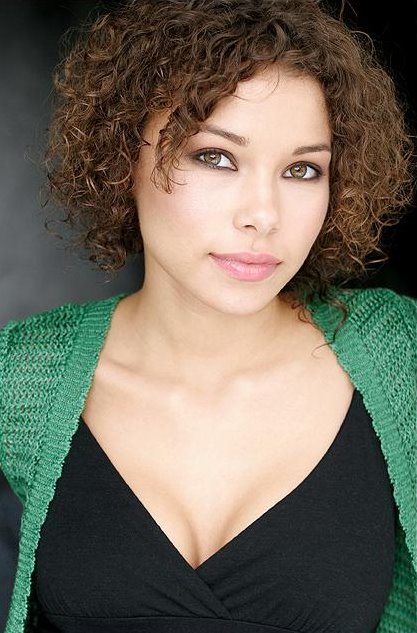 Jessica Parker Kennedy contact