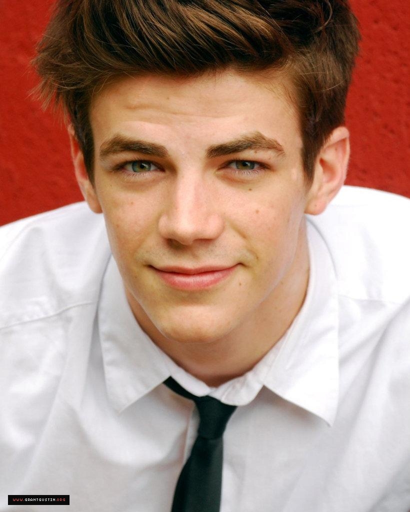 Next photo of Grant Gustin